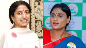 మిగతావాళ్ళని కూడా నరికేయండి మీరే సింగిల్ ప్లేయర్: భారతిపై వైఎస్ షర్మిల తీవ్ర వ్యాఖ్యలు