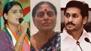 YS Vijayamma: కడపలో వారికే ఓటేయండి-విజయమ్మ వీడియో రిలీజ్..!