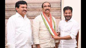 బీఆర్ఎస్‌కు మరో షాక్: కాంగ్రెస్‌లో చేరిన ఎమ్మెల్యే సంజయ్ కుమార్