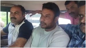 హీరో దర్శన్ మర్దర్ కేసులో ట్విస్ట్, హీరో, గర్ల్ ఫ్రెండ్ ను అరెస్టు చేసిన పోలీసు అధికారిపై వేటు 