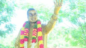 ఎన్నికల కోడ్ ముగిసింది, సంబరాలు చేసుకుంటున్న తెలుగు తమ్ముళ్లు, అన్నగారికి జై 