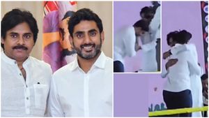 పవన్ కు లోకేష్ పాదాభివందనం - ఆశీర్వాదం..!! (వీడియో)