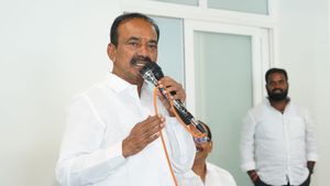 స్ట్రీట్‌ఫైటరా.. రియల్ ఫైటర్ కావాలా - ఈటల సంచలనం..!!