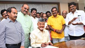 ఏపీ మంత్రులను కలవాలంటే - ఎవరెక్కడ, ఇలా..!!