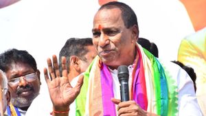 మల్లారెడ్డి, అల్లుడు రాజశేఖర్ రెడ్డిపై భూ కబ్జా కేసు