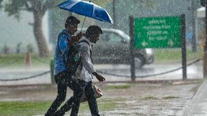 Hyderabad: హైదరాబాద్ లోని పలు ప్రాంతాల్లో భారీ వర్షం.. 