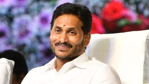 జగన్ నివాసానికి జీఏడీ అధికారులు - ఏం జరుగుతోంది..!!