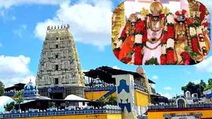 రాములోరి భ‌క్తుల‌కు గుడ్‌న్యూస్‌.. భ‌ద్రాద్రిలో బ్రేక్ దర్శనాలు ప్రారంభం..