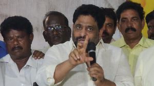 మీ కులం వాళ్లతో ఛీ కొట్టించుకున్నారు..!!