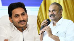  పాపం...జగన్ కు న్యాయం చెయ్యండి, సీఎం, పవన్ కు జనసేన నాగబాబు మనవి 