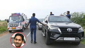 నిండు ప్రాణం కాపాడిన  వైఎస్‌ జగన్