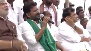 రేవంత్ రెడ్డి మనసంతా ఎల్లో: ఆకర్షించిన పసుపు టీషర్ట్: ఆరా తీసిన సీఎం