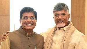 అమరావతిపై చంద్రబాబుకు కేంద్రం మార్గనిర్దేశం - ఇలా చేస్తే..!!