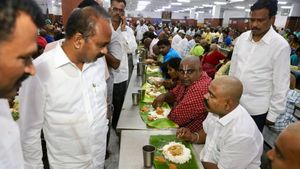TTD: తిరుమల అన్నప్రసాదంలో భారీ మార్పులు, భక్తుల అభిప్రాయం ఇదే, టీటీడీ ఈవో 