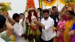 బోనం వేడుకల్లో రేవంత్: అంగరంగ వైభవంగా 