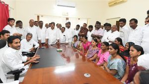 పులివెందులకు జగన్: కార్యకర్తలతో ముఖాముఖి 
