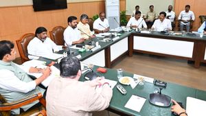 ముగిసిన తెలుగు రాష్ట్రాల సీఎంల భేటీ: కీలక నిర్ణయాలివే, రేవంత్ షాకింగ్