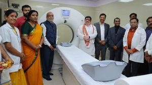  TGSRTC: తార్నాకలోని ఆర్టీసీ ఆస్పత్రిలో సిటీ స్కాన్ సెంటర్ ను ప్రారంభించిన పొన్నం.. 