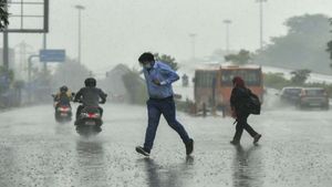 Hyderabad: వచ్చే మూడు రోజులు హైదరాబాద్ లో భారీ వర్షాలు..!