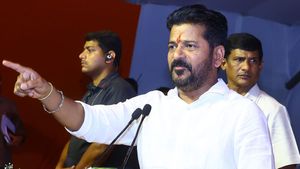 రేవంత్ ఆపరేషన్ గులాబీ - మరో నలుగురు జంప్..!!