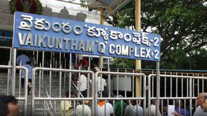 TTD: బ్రోకర్లకు చుక్కలు చూపిస్తున్న విజిలెన్స్, ఎవరు భక్తులో, ఎవరు అధికారులో?  