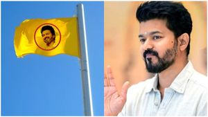 ఆ సస్పెన్స్‌కు తెర దించిన దళపతి విజయ్: 30 అడుగుల పసుపు జెండా
