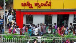 అన్నా క్యాంటీన్ల నిర్వహణ ,ధరలపై ప్రభుత్వం తాజా ఆదేశాలు..!!
