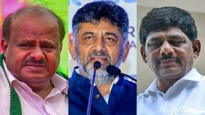 ఉప ముఖ్యమంత్రి అక్రమాస్తులు మాకు తెలీవా ?, కేంద్ర మంత్రి సవాల్ తో షాక్ 