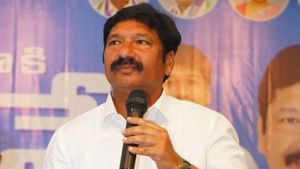 మరిన్ని చిక్కుల్లో జోగి రమేష్‌: తాజా నోటీసులు
