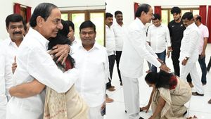 ఒక్క సారిగా ఎమోషనల్ అయిన కేసీఆర్..!!