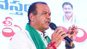 అమెరికా వెళ్లి వచ్చేలోగా బీఆర్ఎస్ ఆఫీసును కూల్చేయండి: కోమటిరెడ్డి వెంకట్ రెడ్డి ఆదేశాలు