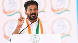 టచ్ చేస్తే వీపు చింతపండే - రేవంత్ మాస్ వార్నింగ్..!!