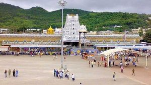 తిరుమలలో `బయటి వ్యక్తులు`- అనధికార నివాసం: టీటీడీ మెరుపుదాడి