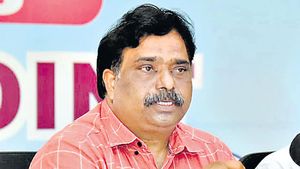 మైనింగ్, ఇసుక బకాసురుడు వెంకటరెడ్డి ఔట్, పెద్దిరెడ్డి జపం, అధికారి కోసం వేట 