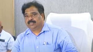 వెంకటరెడ్డి ఆచూకి తెలిస్తే చెప్పండి, మాజీ డైరెక్టర్ మాయం, పెద్దిరెడ్డి దెబ్బ 