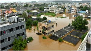అమరావతిని ముంచెత్తిన వరద..!!
