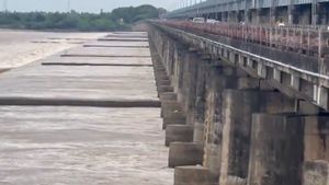 ఏపీలో ప్రమాదకరంగా గోదావరి: హెచ్చరిక జారీ