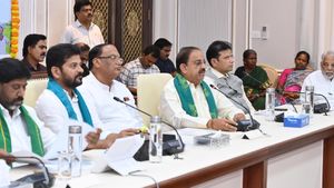  మంత్రివర్గ భేటీ - రైతుభరోసా, వరద సాయంపై కీలక నిర్ణయాలు..!!
