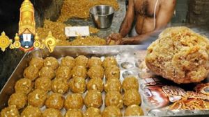 TTD: భక్తుల చెంతకే శ్రీవారి లడ్డూ - ఈ  ఆలయాల్లో విక్రయాలు..!!