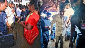 వరద బాధితులకు నష్ట పరిహారం ప్యాకేజీ ఖరారు..!!