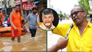 ఇంటింటి సర్వేకి ఇతర జిల్లాల ఉద్యోగులు, విజయవాడ వరదలపై చంద్రబాబు ఆర్డర్  