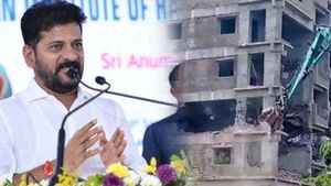 హైడ్రా పై రేవంత్ సర్కార్ సంచలన నిర్ణయం - గురి అక్కడే..!!