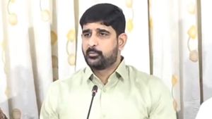  Padi Koushik Reddy: ఆంధ్రవారిని సెటిలర్స్ అంటారా.. కౌశిక్ రెడ్డిపై  కమ్మ రాజకీయ ఐక్య వేదిక ఆగ్రహం..