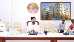 రాజీవ్ స్వగృహ ఇళ్ల వేలం, వారికే ఇవ్వాలంటూ సీఎం రేవంత్ ఆదేశాలు