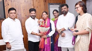 పారాలింపక్స్ పతక విజేత దీప్తి జివాంజీకి భారీ నజరానా ప్రకటించిన రేవంత్