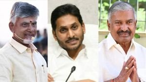 పోలీసు కస్టడీలో కుప్పం వైసీపీ లీడర్, చంద్రబాబుపై బాంబులు వేస్తా, ఏం చేస్తారు ? 