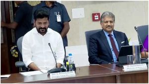 స్కిల్ యూనివర్సిటీకి రూ. 100 కోట్లు: సీఎం రేవంత్ రెడ్డిపై ఆనంద్ మహీంద్రా ప్రశంసలు