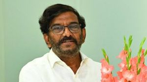 వర్షాలతో చిక్కుకున్న సోమిరెడ్డి - 30 గంటల పాటు..!!
