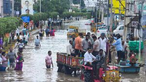 వరదల వేళ.. ఏపీ మంత్రుల త్యాగం