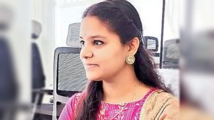 పెళ్లైన నెల రోజులకే మహిళ టెక్కీ ఆత్మహత్య: భర్త వేధింపులే కారణం